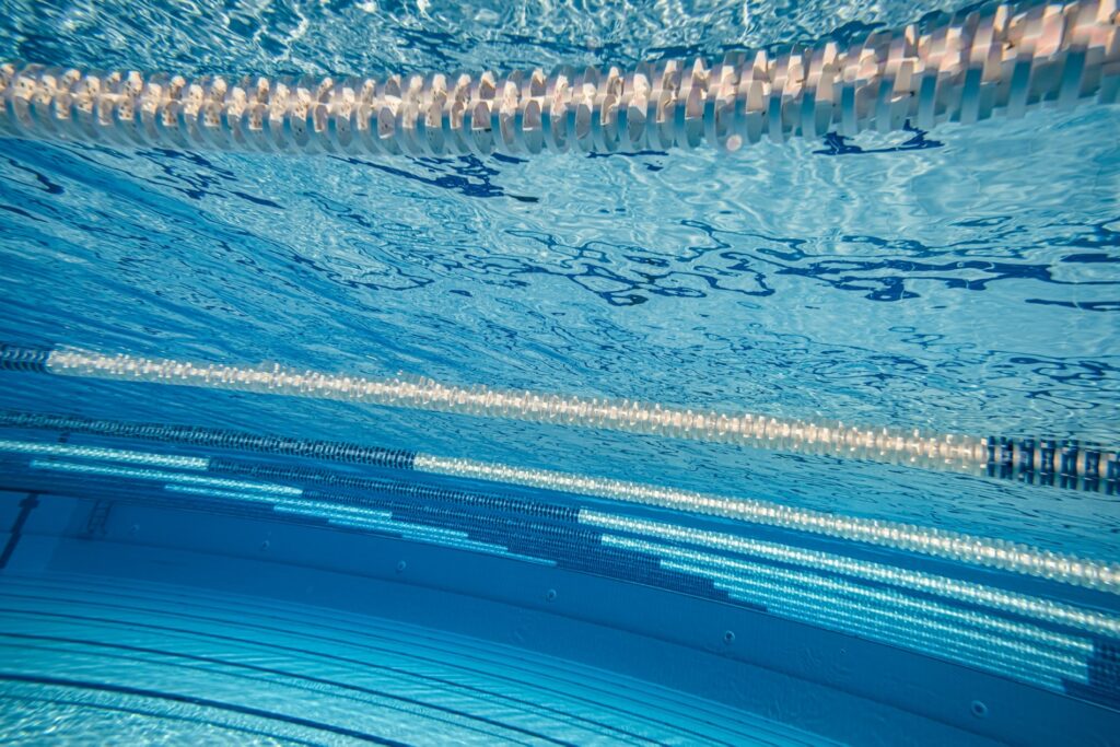 Este es el sobrecoste que tendrán que pagar las comunidades de vecinos por abrir la piscina este verano